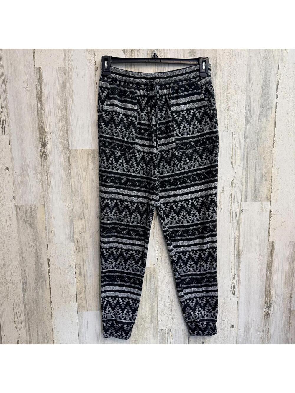 So Women's Medium Mid Rise Soft Joggers Black